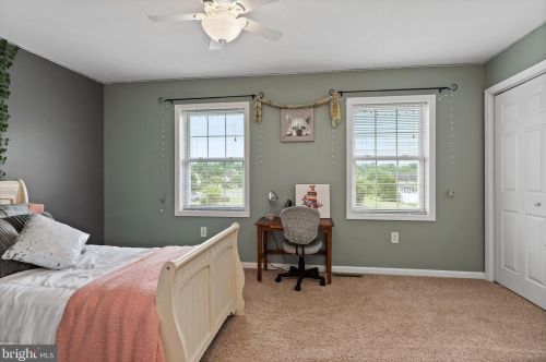 22 Meade Dr, Carlisle PA 17013-8141 exterior