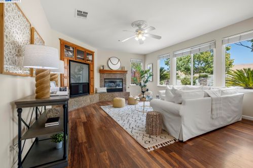 2203 Hillstone Dr, Livermore, CA 94551-7720