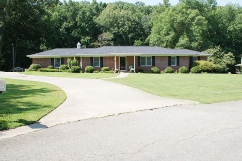 2674 Westview Cir, Gainesville, GA 30506-1106