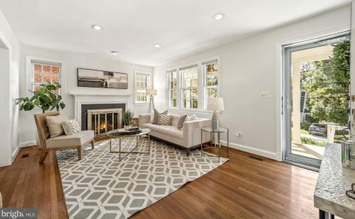 8009 Glenside Dr, Silver Spring MD 20912-7327 exterior