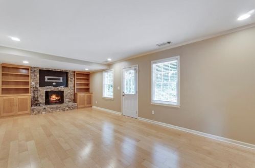 6769 Lockridge Dr, Atlanta GA  30360-1555 exterior