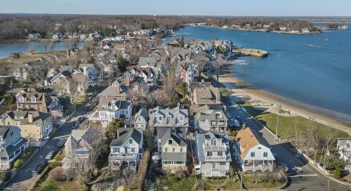 5 Parkview Rd, Norwalk CT  06853-1820 exterior