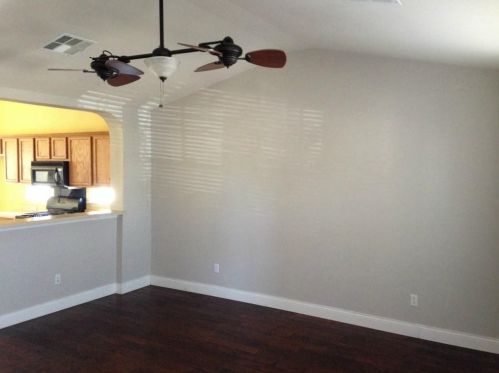 753 Hogan, Uhland TX  78640-5784 exterior