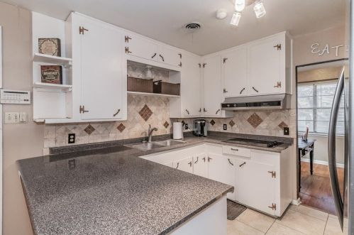 1304 Tucker St, Fort Worth TX  76104-2140 exterior