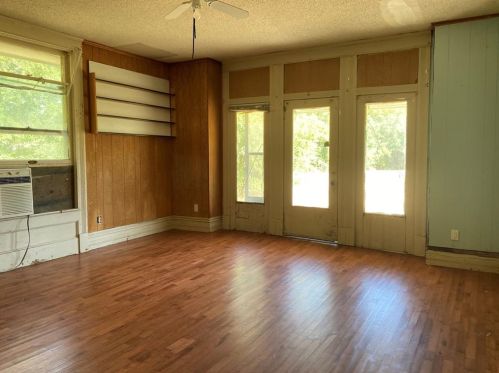 401 Gardner St, Whitewright TX 75491-2309 exterior