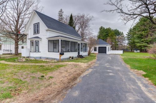 24 Tucker St, Norway, ME 04268-5714