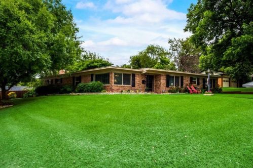 6828 Springhill Rd, Fort Worth TX  76116-9107 exterior