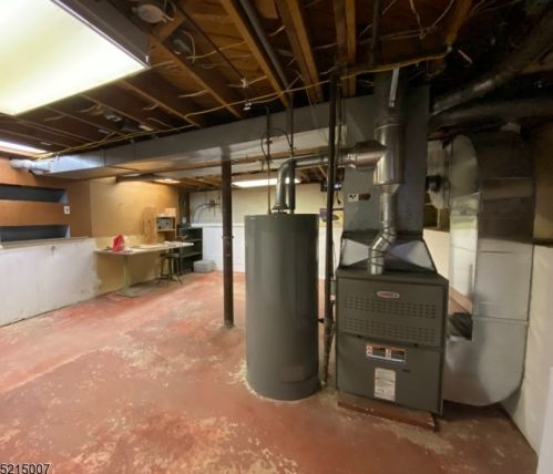 73 Lawrence Dr, Hackettstown NJ  07840-2525 exterior