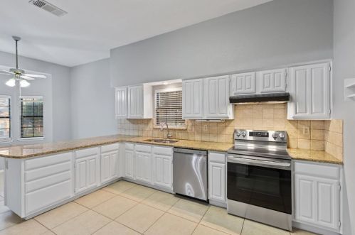 4221 Harvest Pt Dr, Carrollton TX 75010-4124 exterior