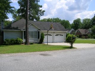401 Woodvale Ln, Aiken, SC 29801-7290