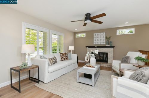 3335 Rolling Meadow Ct, Concord, CA 94518-4201