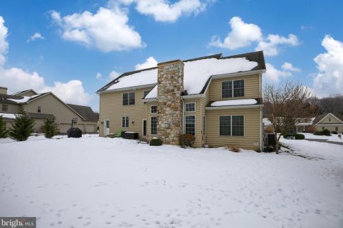 215 Settlers Bnd, Lancaster, PA 17601-2905
