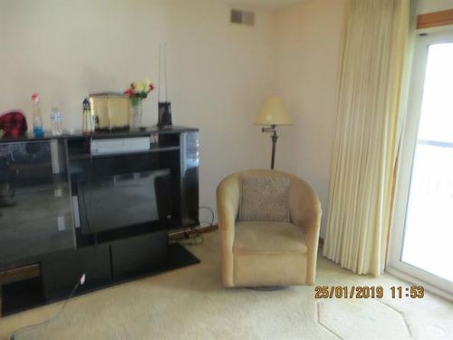 6701 Milwaukee Ave, Niles IL  60714-4418 exterior