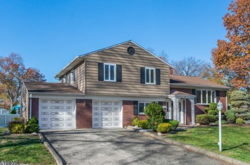 74 Runnymede Rd, Clark, NJ 07066-1826