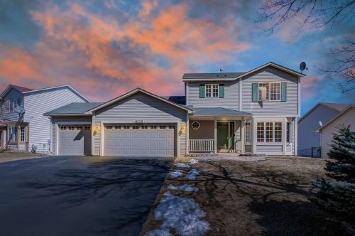 679 Falcon Ridge Rd, Saint Paul, MN 55125-1458
