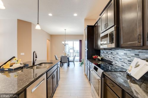9169 Compass Pointe Rd, Saint Paul MN  55129 exterior