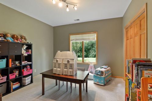3315 Crestmoor Dr, Saint Paul MN  55125-5006 exterior
