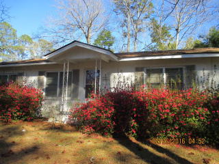 1020 June Ave, Douglas, GA 31533-3010