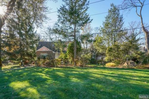 932 Ridgeway St, Teaneck, NJ 07666-4614