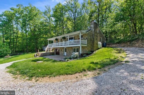 8047 Gnatstown Rd, Hanover, PA 17331-6821