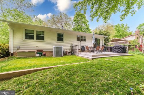 7219 Willow Oak Pl, Springfield VA  22153-1543 exterior
