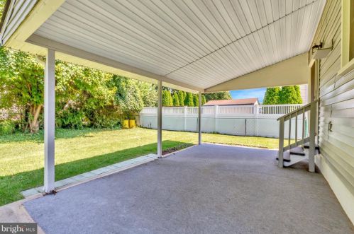 25 Amsterdam Rd, Trenton NJ 08620-1902 exterior