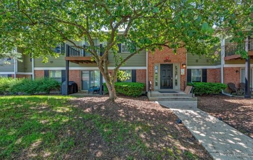 1543 Raymond Dr, Naperville, IL 60563-9737