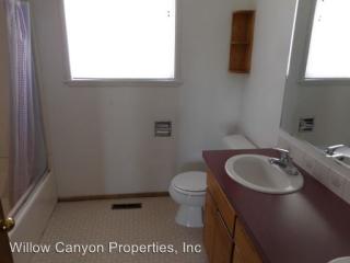 2227 Clark Dr, Metolius OR  97741-9481 exterior