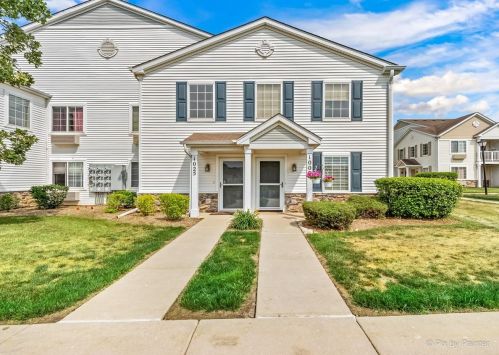 1009 Silverstone Dr, Carpentersville, IL 60110-1185