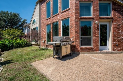 210 Wellington Rd, Irving TX 75063-7201 exterior