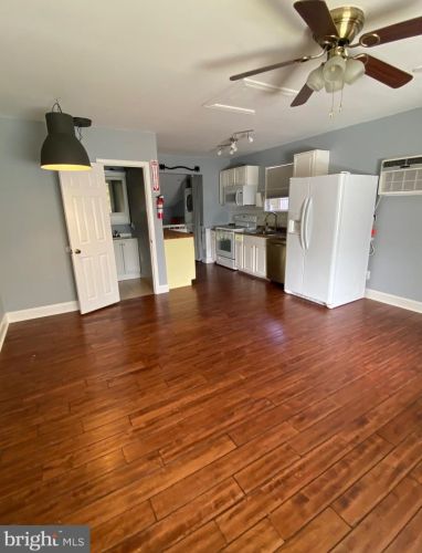 18910 White Oak Dr, Triangle VA  22172-2134 exterior