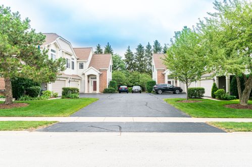614 Thornhill Ln, Palatine, IL 60074-7086