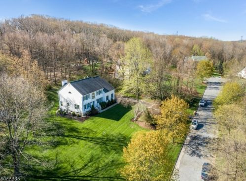 83 Westgate Dr, Sparta, NJ 07871-1339