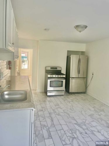 266 9th St, Paterson NJ  07508-2006 exterior