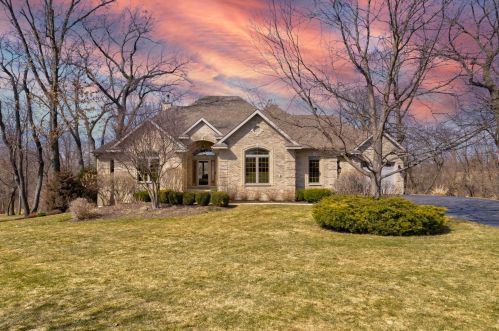 3422 Forest Ridge Dr, Spring Grove, IL 60081-8630