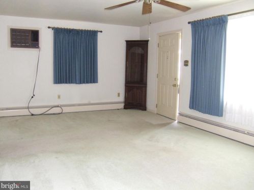46 Highland Dr, Lancaster, PA 17602-3314