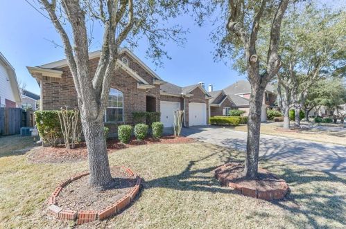 2908 Autumnbrook Ln, Pearland, TX 77584-7700
