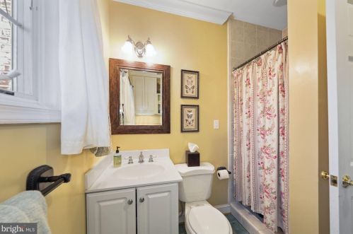 1010 Notley Rd, Silver Spring MD 20905-5838 exterior