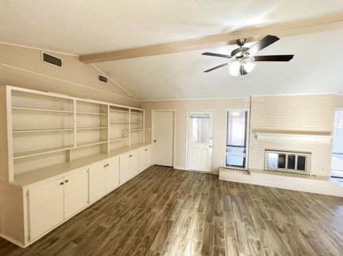 908 Crestwood Dr, Bryan TX  77801-4301 exterior