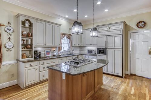 25 Battle Ridge Pl, Atlanta GA  30342-2450 exterior