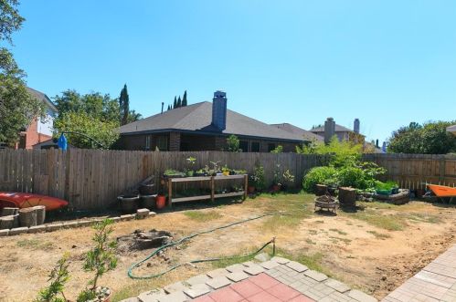 1101 Whistle Stop Dr, Fort Worth TX 76131-4924 exterior