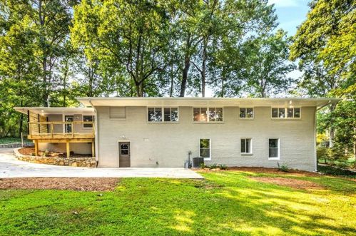 1639 Crestline Dr, Atlanta GA  30345-3820 exterior
