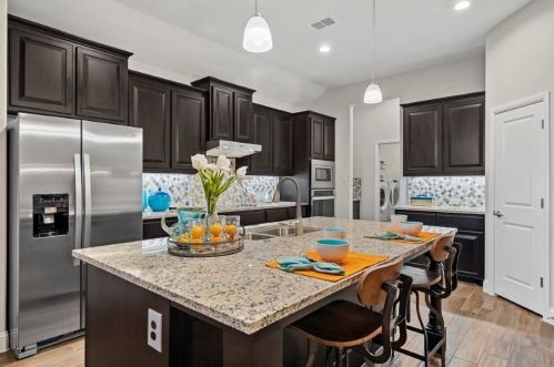 1113 Whispering Hills Dr, Midlothian, TX 76063-6603