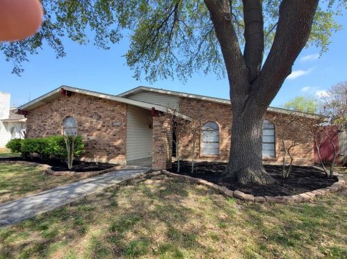 10335 Black Walnut Dr, Dallas, TX 75243-5104