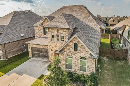 8325 Sandhill Crane Dr, Fort Worth, TX 76118-4501