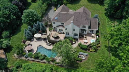 6 Carlisle Ct, Chester, NJ 07930-2058