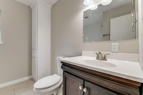 1700 Warren Ln, Fort Worth TX  76112-5723 exterior