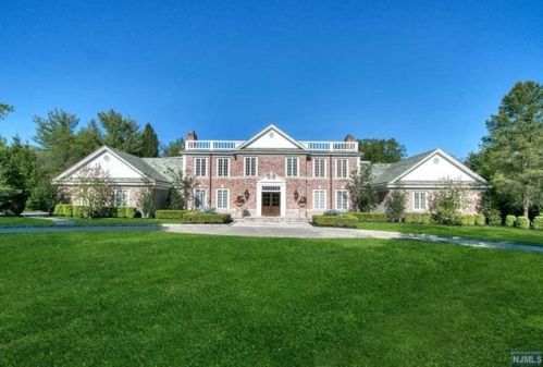4 High Meadow Rd, Upper Saddle River, NJ 07458-2642