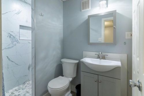 370 Ring Ave, Warwick, RI 02888-2525