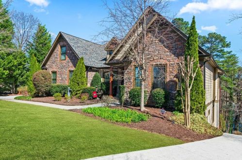 6303 Woodlake Dr, Buford, GA 30518-1245